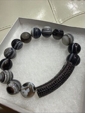 Black and White Agate Bead Stretch Bracelet with Pavé Bar